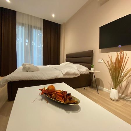 Brand New Apts Located At The City'S Main Square-100 Mbs Wifi Durrës Esterno foto