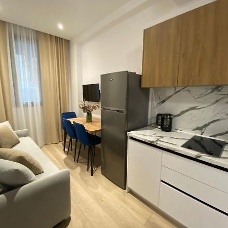 Brand New Apts Located At The City'S Main Square-100 Mbs Wifi Durrës Esterno foto
