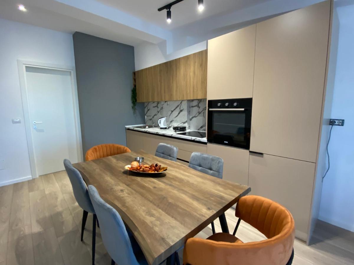 Brand New Apts Located At The City'S Main Square-100 Mbs Wifi Durrës Esterno foto