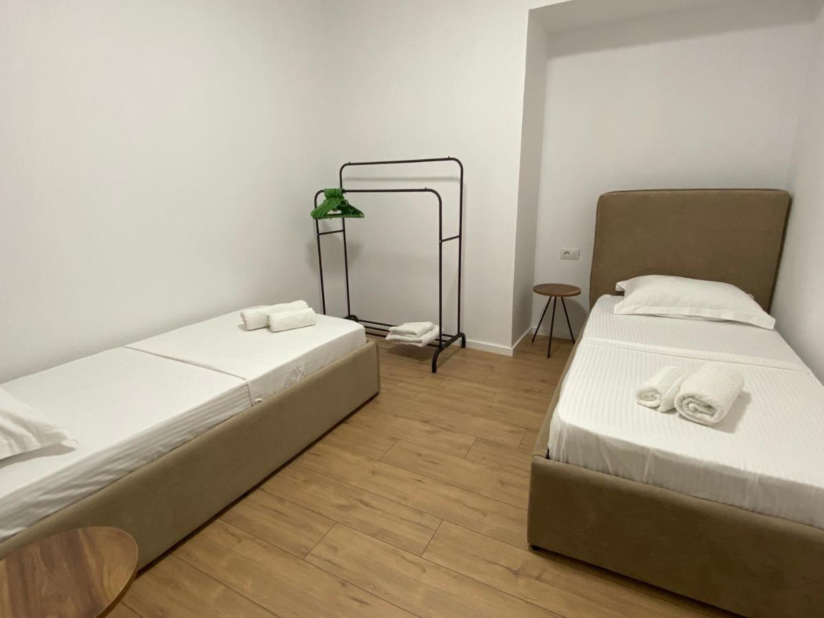 Brand New Apts Located At The City'S Main Square-100 Mbs Wifi Durrës Esterno foto