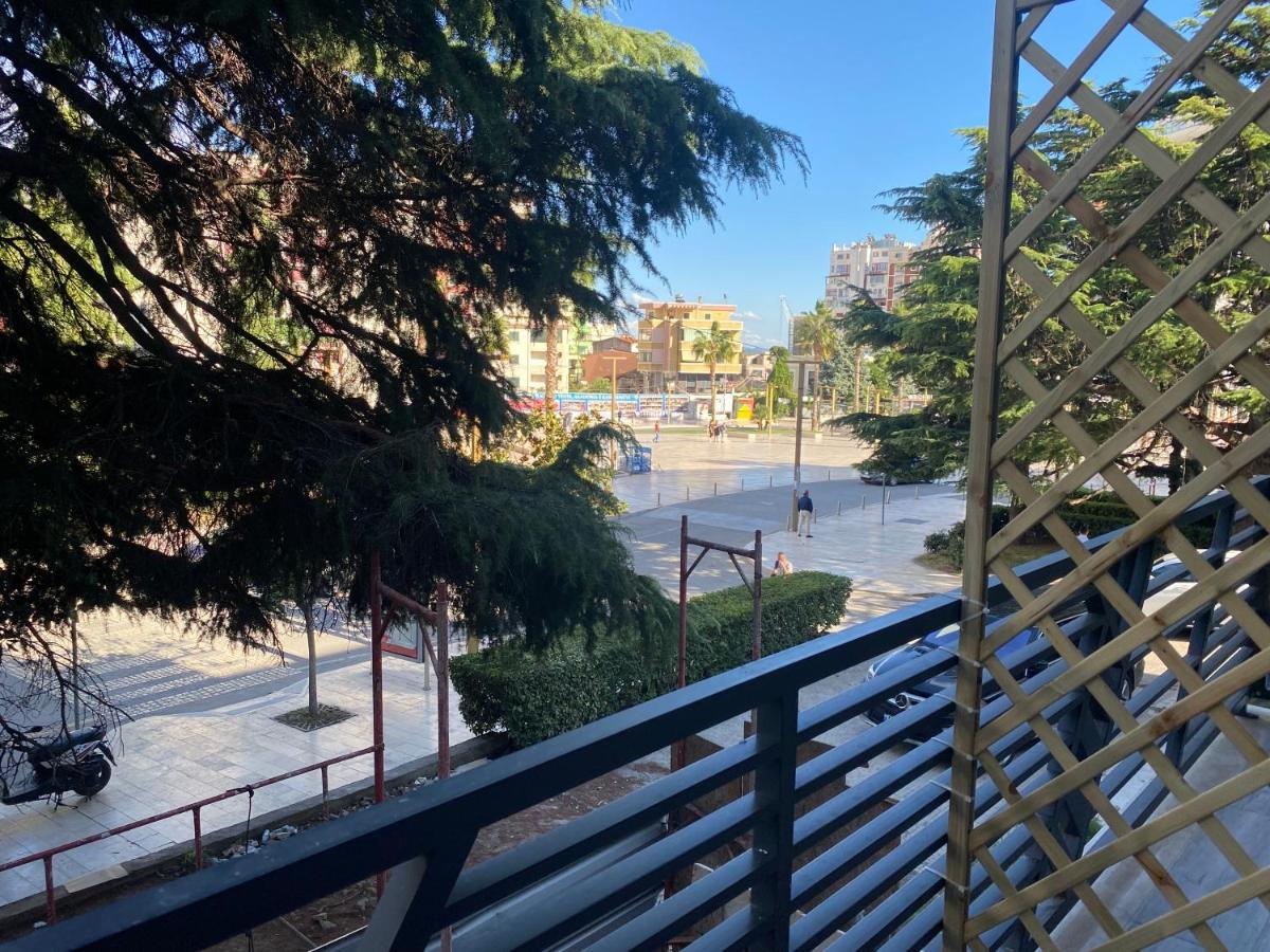 Brand New Apts Located At The City'S Main Square-100 Mbs Wifi Durrës Esterno foto