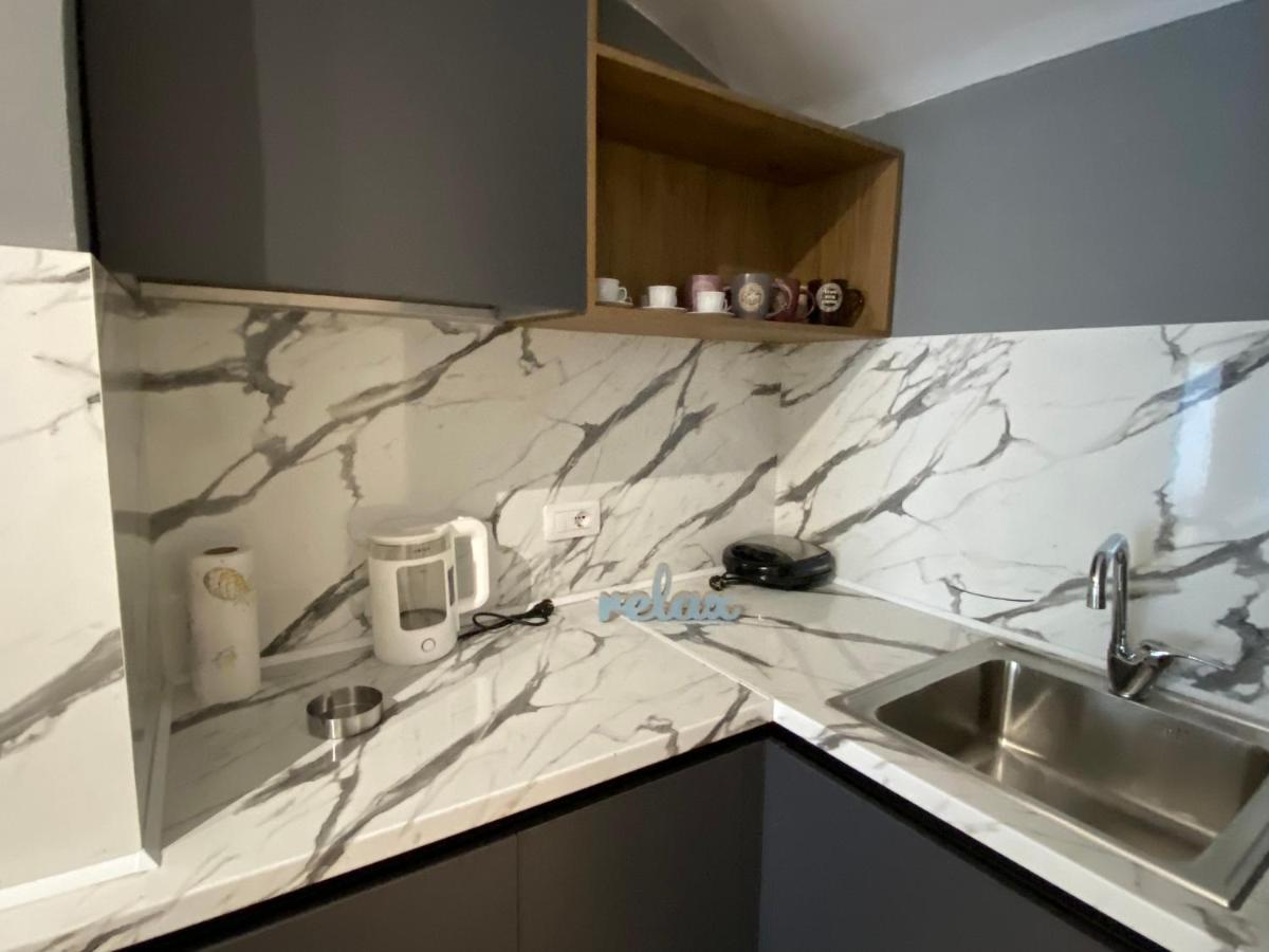 Brand New Apts Located At The City'S Main Square-100 Mbs Wifi Durrës Esterno foto