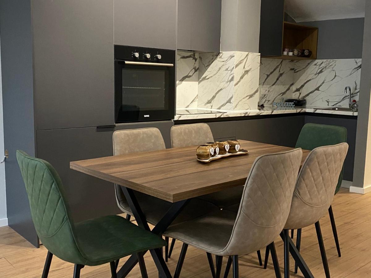 Brand New Apts Located At The City'S Main Square-100 Mbs Wifi Durrës Esterno foto
