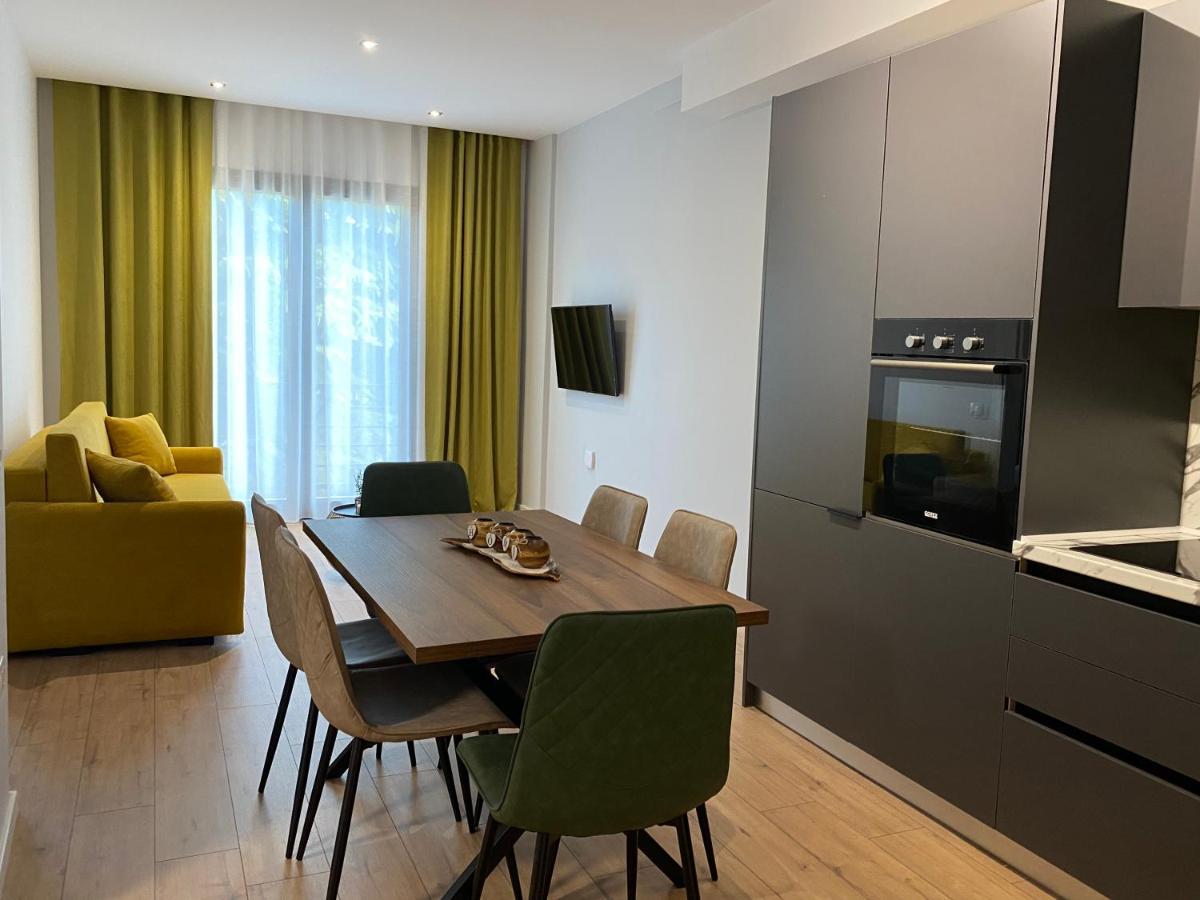 Brand New Apts Located At The City'S Main Square-100 Mbs Wifi Durrës Esterno foto