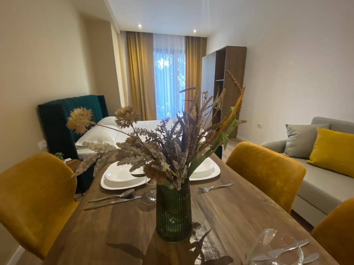 Brand New Apts Located At The City'S Main Square-100 Mbs Wifi Durrës Esterno foto