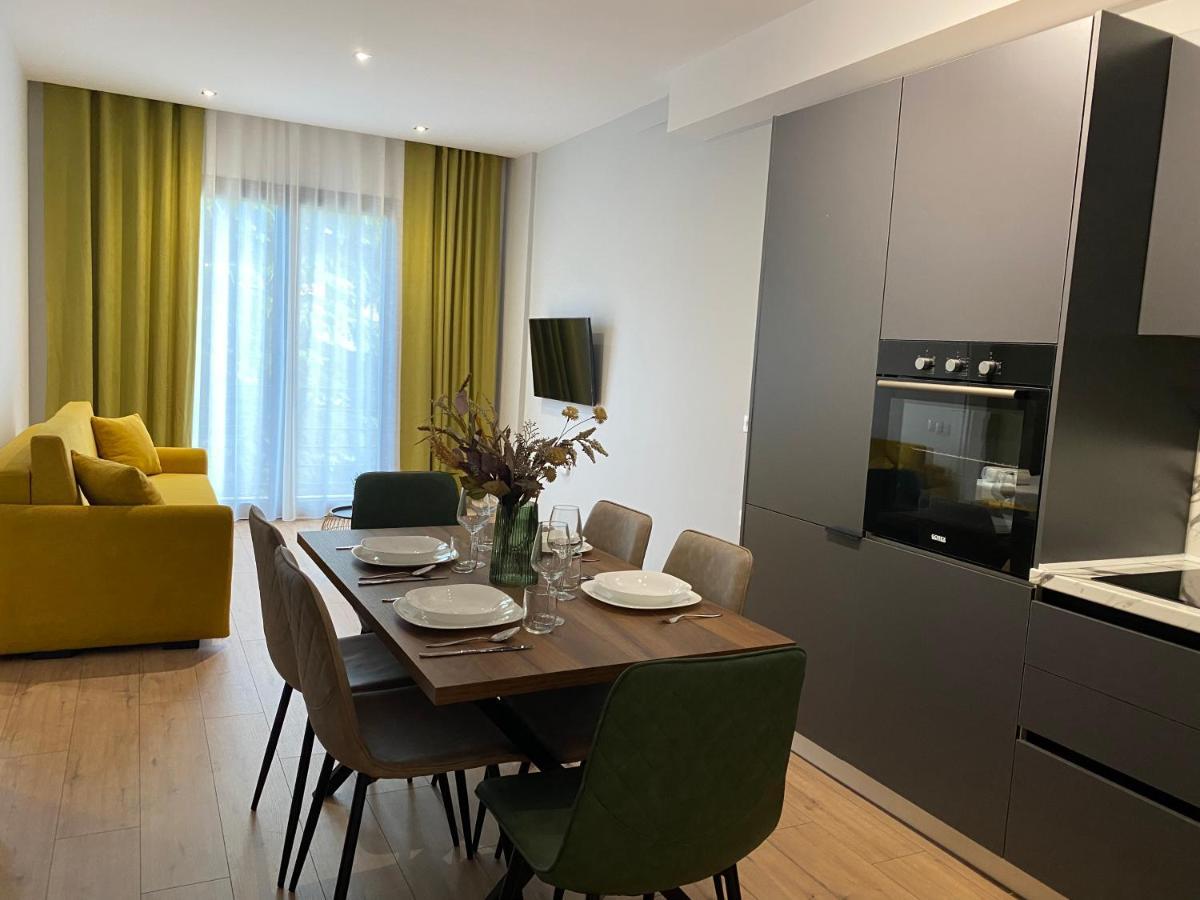 Brand New Apts Located At The City'S Main Square-100 Mbs Wifi Durrës Esterno foto