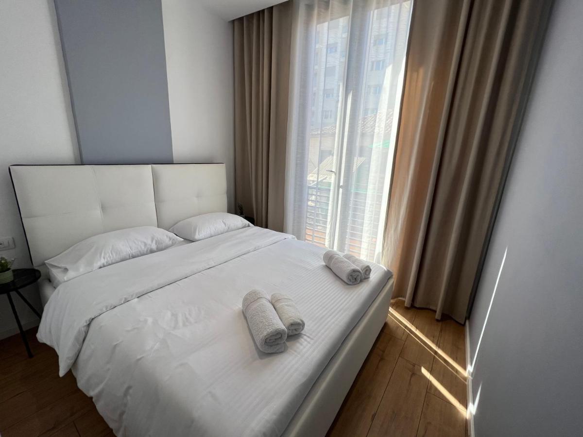 Brand New Apts Located At The City'S Main Square-100 Mbs Wifi Durrës Esterno foto