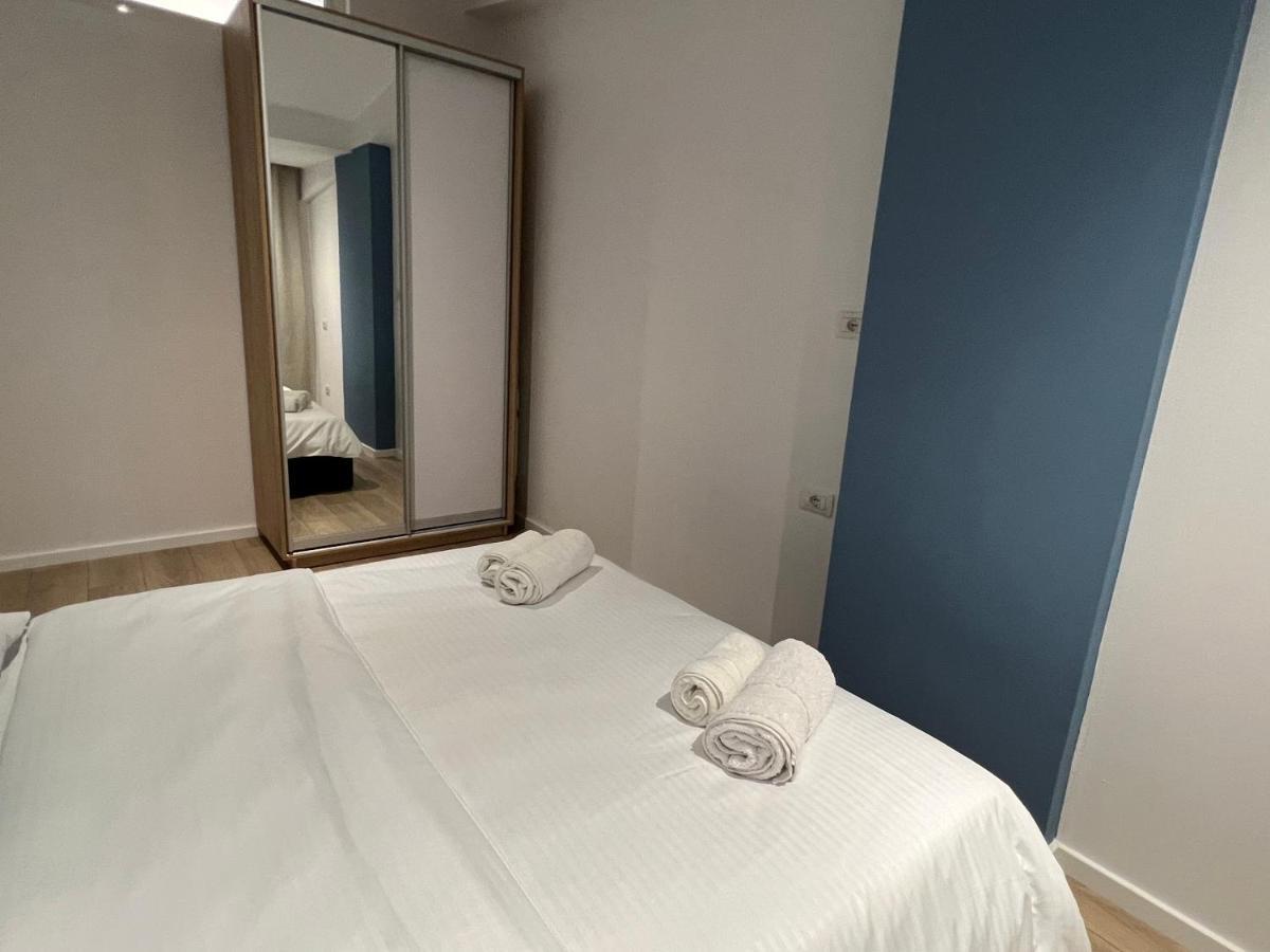 Brand New Apts Located At The City'S Main Square-100 Mbs Wifi Durrës Esterno foto