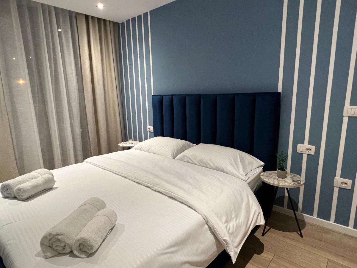 Brand New Apts Located At The City'S Main Square-100 Mbs Wifi Durrës Esterno foto
