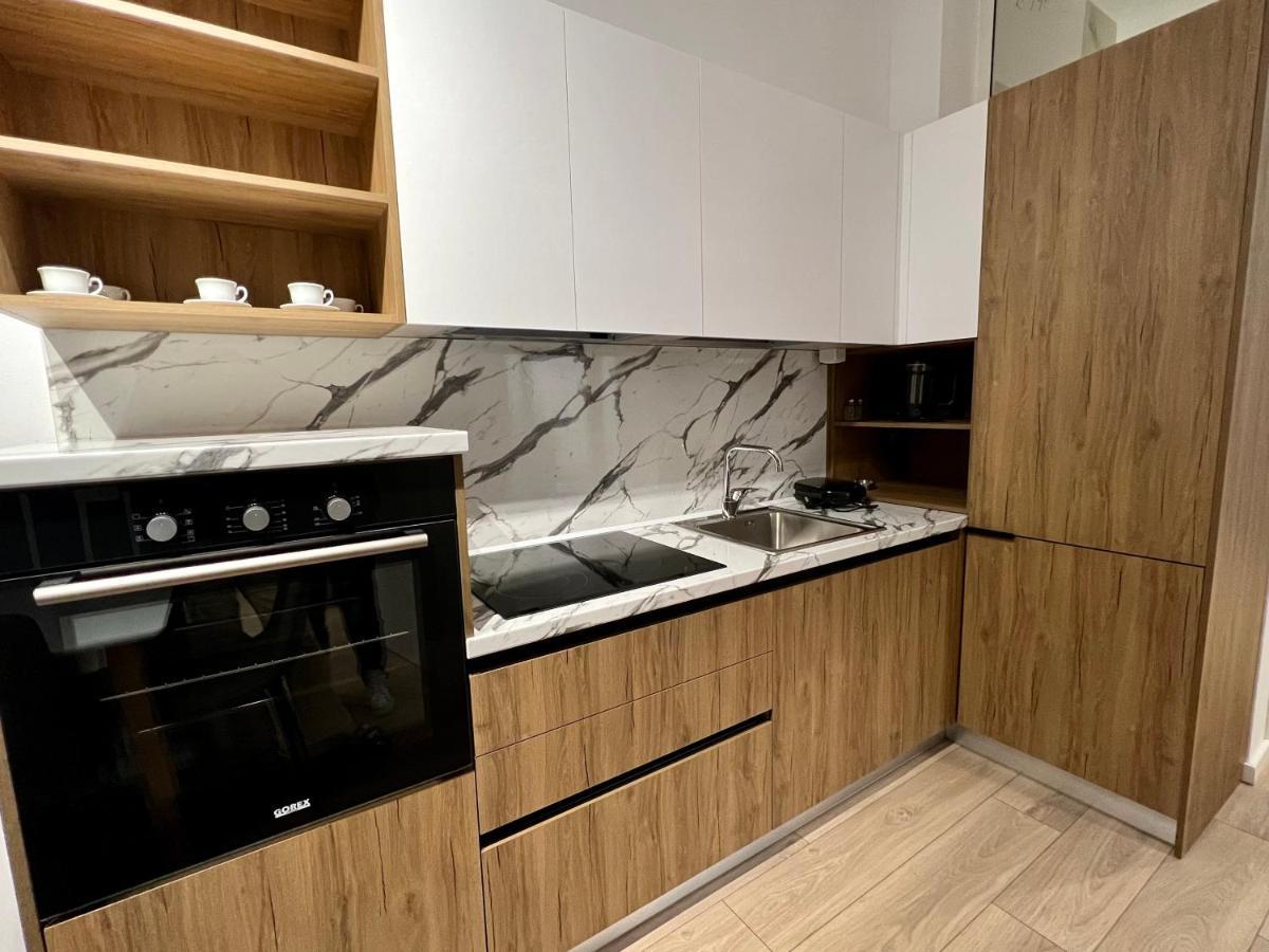Brand New Apts Located At The City'S Main Square-100 Mbs Wifi Durrës Esterno foto