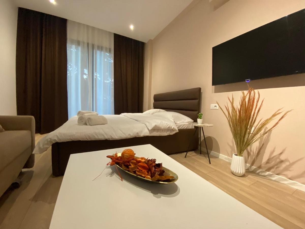 Brand New Apts Located At The City'S Main Square-100 Mbs Wifi Durrës Esterno foto