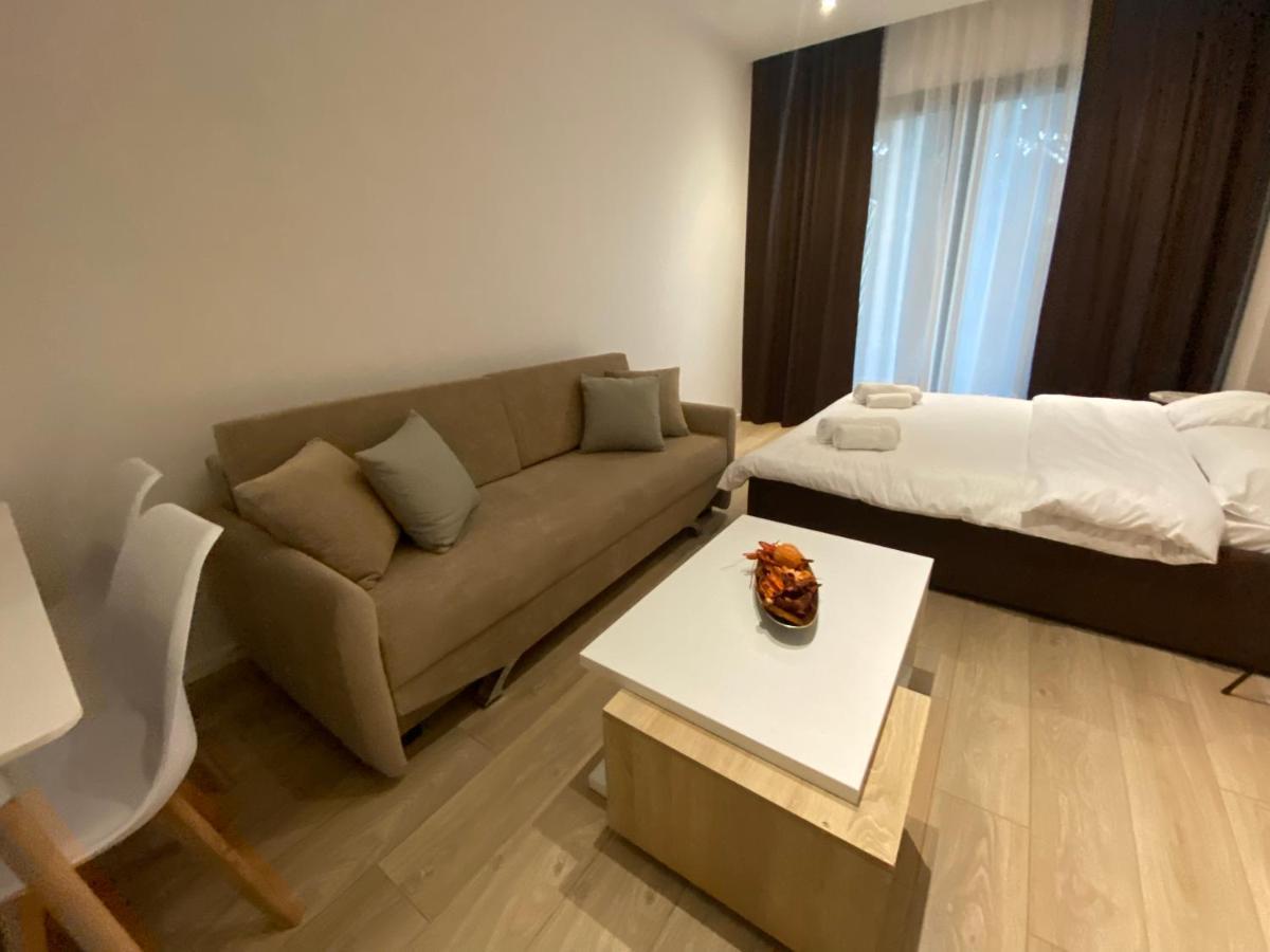 Brand New Apts Located At The City'S Main Square-100 Mbs Wifi Durrës Esterno foto