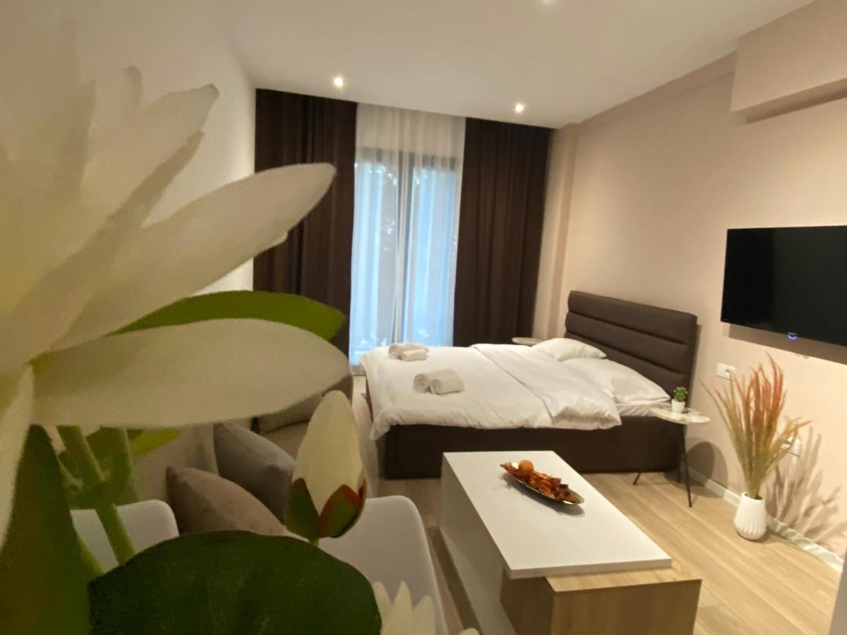 Brand New Apts Located At The City'S Main Square-100 Mbs Wifi Durrës Esterno foto