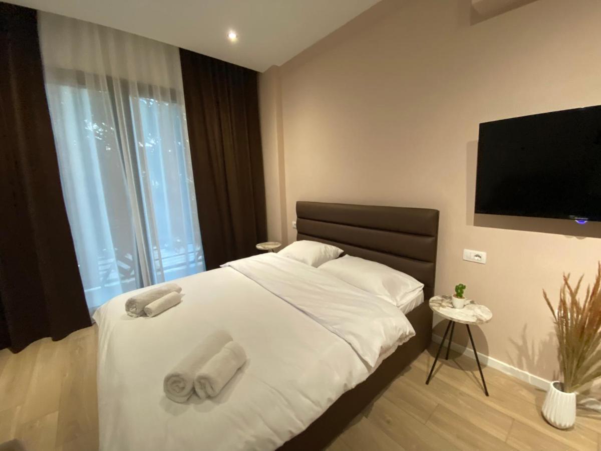 Brand New Apts Located At The City'S Main Square-100 Mbs Wifi Durrës Esterno foto