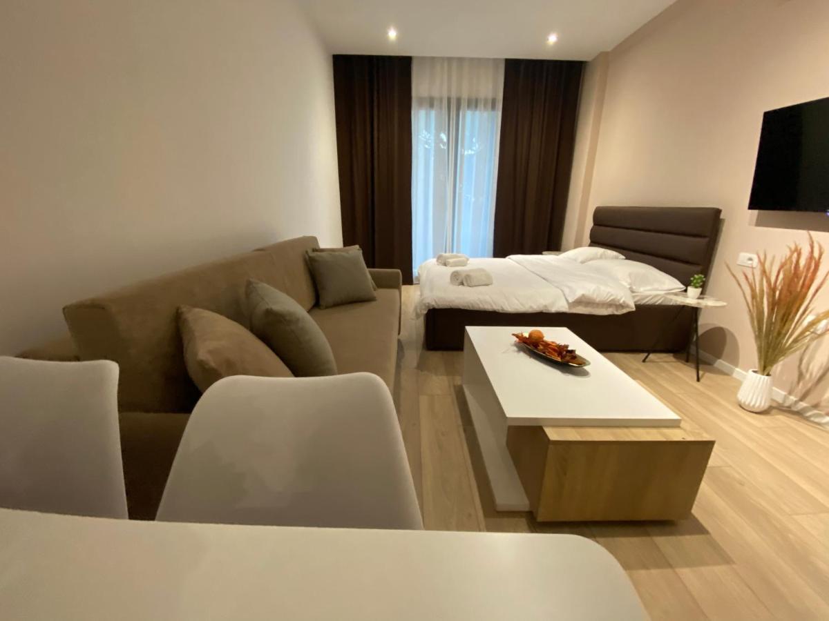 Brand New Apts Located At The City'S Main Square-100 Mbs Wifi Durrës Esterno foto